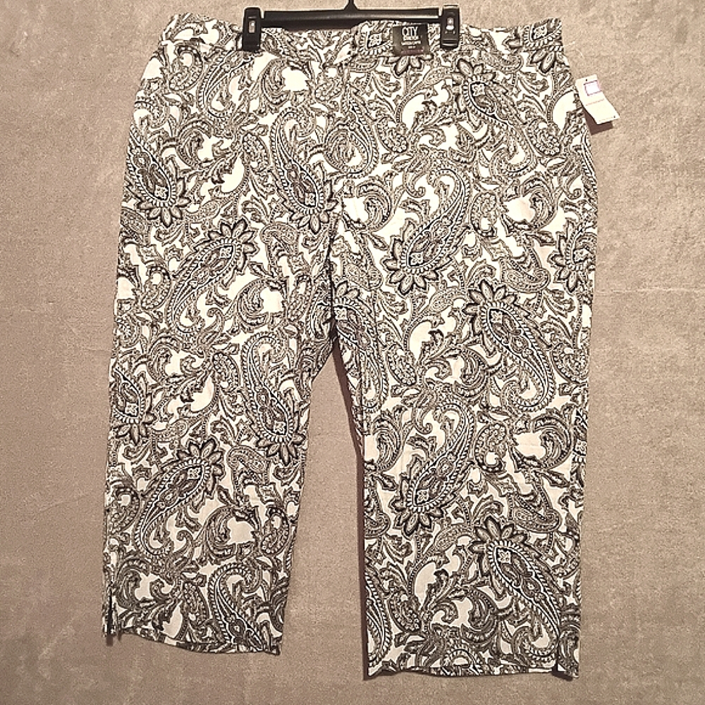 Avenue Paisley Print White /Black Casual Capri Cropped Plus Size 24, New